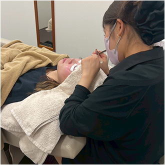 Total Beauty Salon AURA イオンタウン津城山
(トータルビューティーサロン アウラ イオンタウンツシロヤマ)